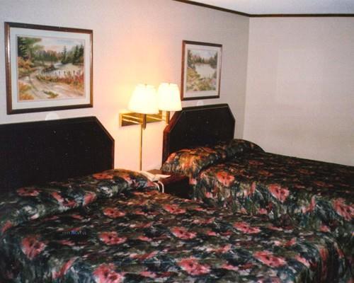 Red Carpet Inn Greensboro Room photo